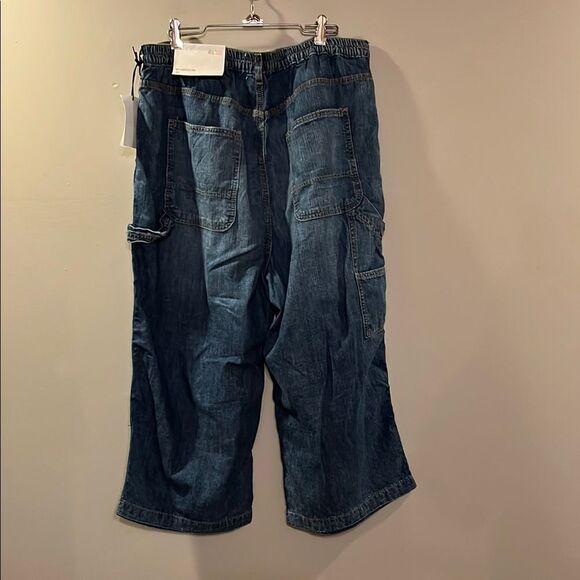 BDG Dark Meg Carpenter Cropped Jeans - Picture 3 of 14